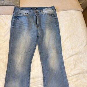 Light wash straight cut men's jeans